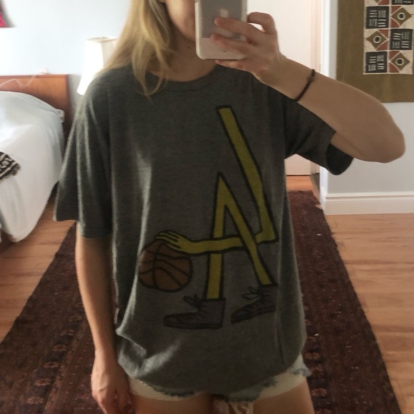 LA Lakers NBA Graphic Tee - Picture 2 of 5